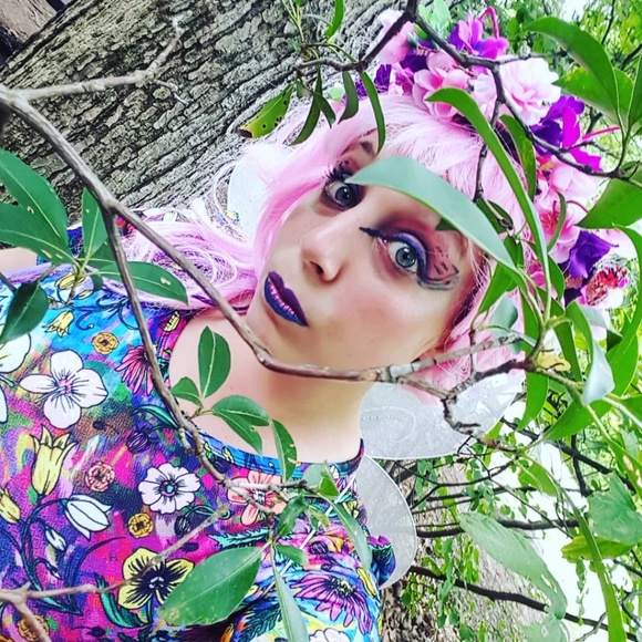 Meet your Posher, Jessica - Picture 1 of 1